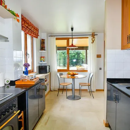 Holiday home Casa Con Gran Jardin Y Piscina En Cabarceno Villanueva (Cantabria)