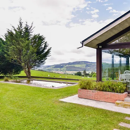 Casa Con Gran Jardin Y Piscina En Cabarceno Villanueva (Cantabria)