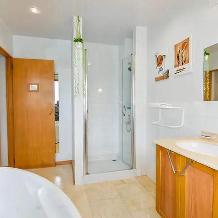 Casa Con Gran Jardin Y Piscina En Cabarceno Holiday home Villanueva (Cantabria)