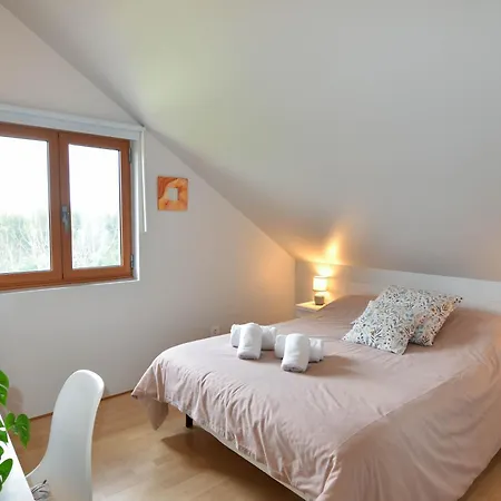 Casa Con Gran Jardin Y Piscina En Cabarceno *