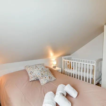 Casa Con Gran Jardin Y Piscina En Cabarceno