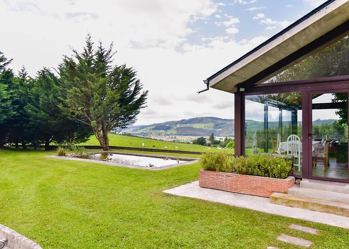 Casa Con Gran Jardin Y Piscina En Cabarceno Villanueva (Cantabria)