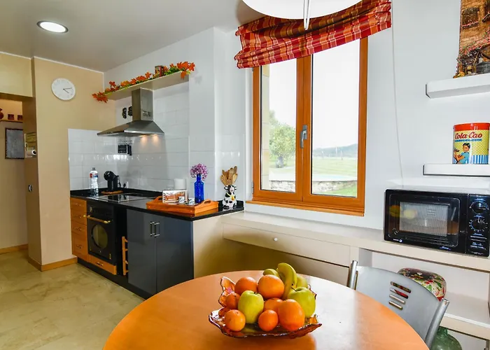 Holiday home Casa Con Gran Jardin Y Piscina En Cabarceno Villanueva (Cantabria)