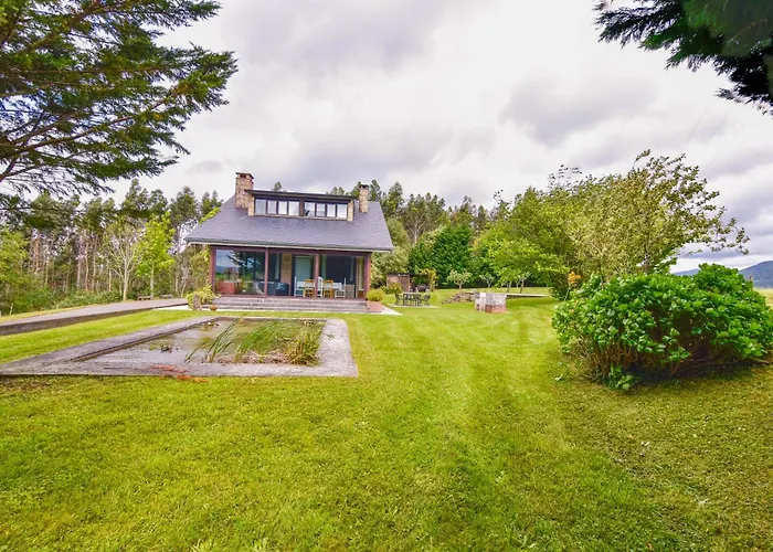 Holiday home Casa Con Gran Jardin Y Piscina En Cabarceno Villanueva (Cantabria)